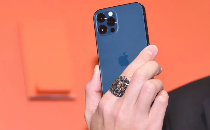 龙江镇苹果手机维修分享iPhone12系列重启方法教程 